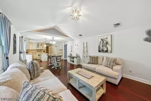 10 Birchwood Ln, Boonton Twp., NJ 07005