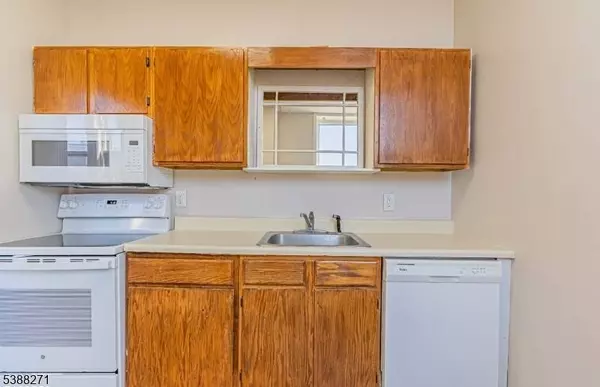 110 Cornelia St #3, Boonton Town, NJ 07005