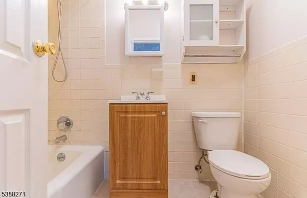 110 Cornelia St #3, Boonton Town, NJ 07005