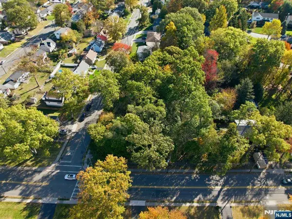 103 Crescent AVE, Waldwick, NJ 07463