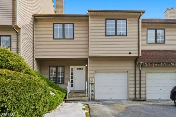 4 Deer Hill Ct, Boonton Town, NJ 07005