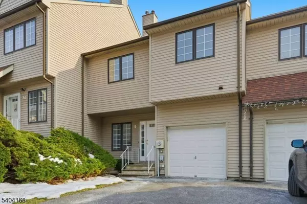 4 Deer Hill Ct, Boonton Town, NJ 07005