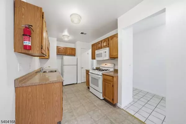 4 Deer Hill Ct, Boonton Town, NJ 07005