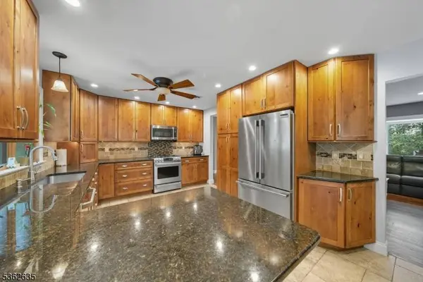 11 Glenbourne Dr, Boonton Twp., NJ 07005