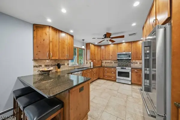 11 Glenbourne Dr, Boonton Twp., NJ 07005