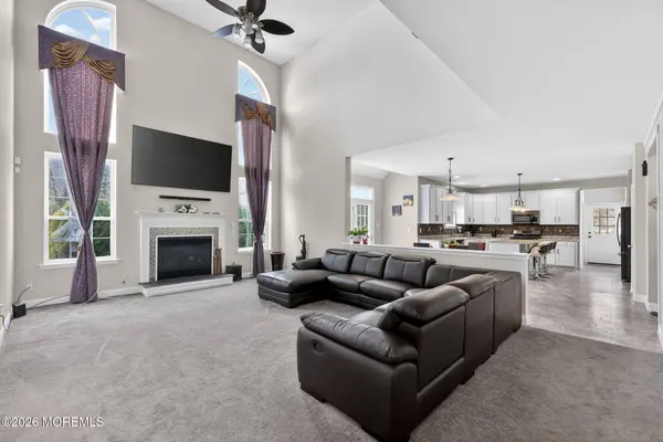 153 Sandra Way, Franklin, NJ 08823