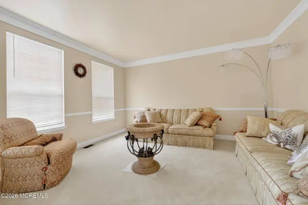 153 Sandra Way, Franklin, NJ 08823