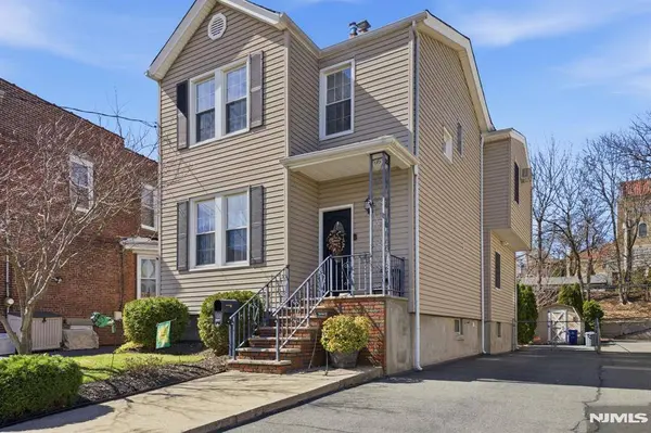 9 Vreeland AVE, East Rutherford, NJ 07073