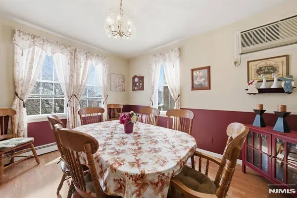 9 Vreeland AVE, East Rutherford, NJ 07073