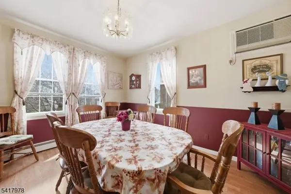 9 Vreeland Ave, East Rutherford Boro, NJ 07073