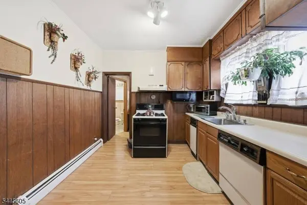 111 Kanouse St, Boonton Town, NJ 07005