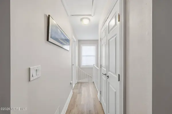 53 Queens Way, Englishtown, NJ 07726