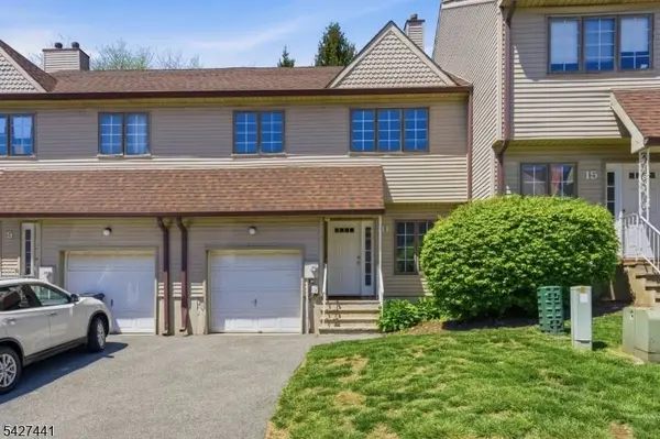11 Deer Hill Ct, Boonton Town, NJ 07005