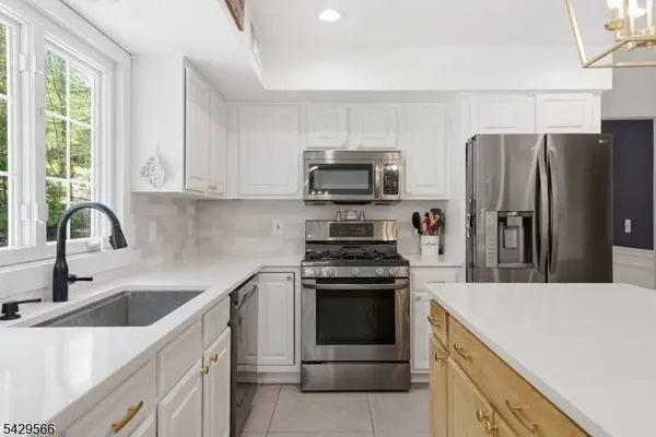 71 Chincopee Rd, Jefferson Twp., NJ 07849