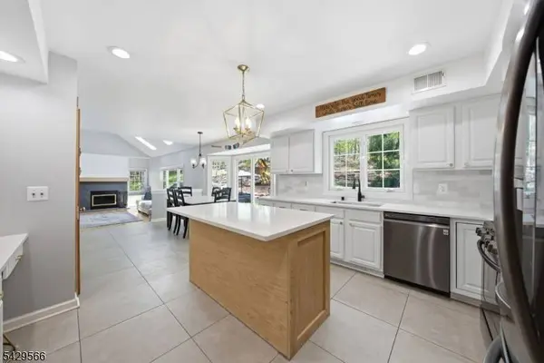71 Chincopee Rd, Jefferson Twp., NJ 07849
