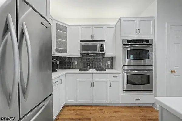 83 Schindler Ct, Parsippany-troy Hills Twp., NJ 07054