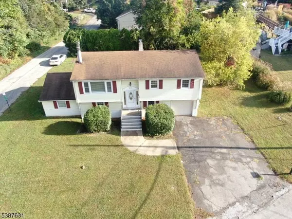 4 Valley Dr, Vernon Twp., NJ 07418