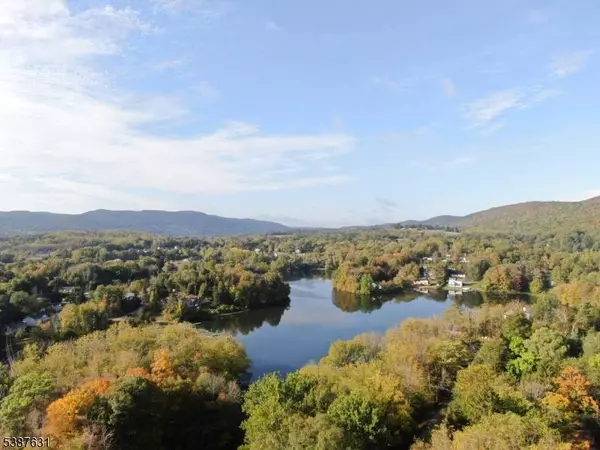 4 Valley Dr, Vernon Twp., NJ 07418