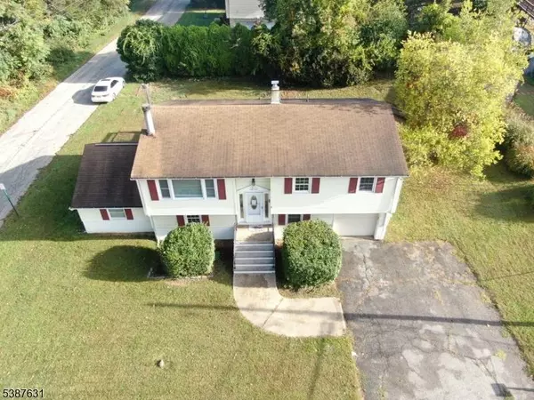 4 Valley Dr, Vernon Twp., NJ 07418