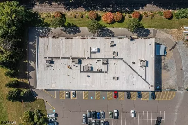 999 Willow Grove St, Hackettstown Town, NJ 07840