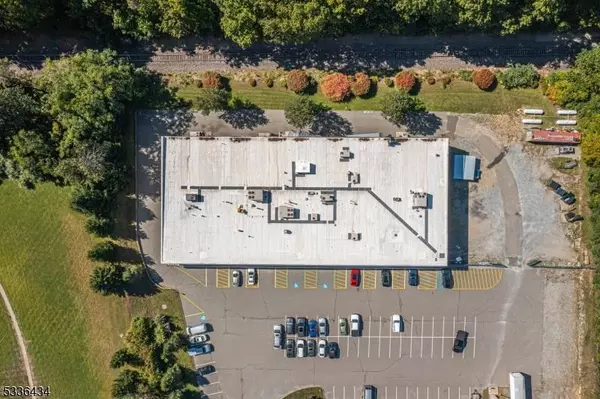 999 Willow Grove St, Hackettstown Town, NJ 07840