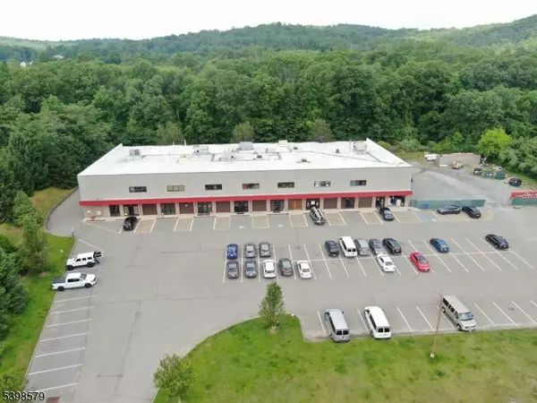 999 Willow Grove St, Hackettstown Town, NJ 07840