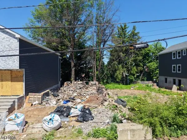 73 Montgomery Ave, Irvington Twp., NJ 07111