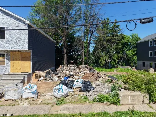 73 Montgomery Ave, Irvington Twp., NJ 07111