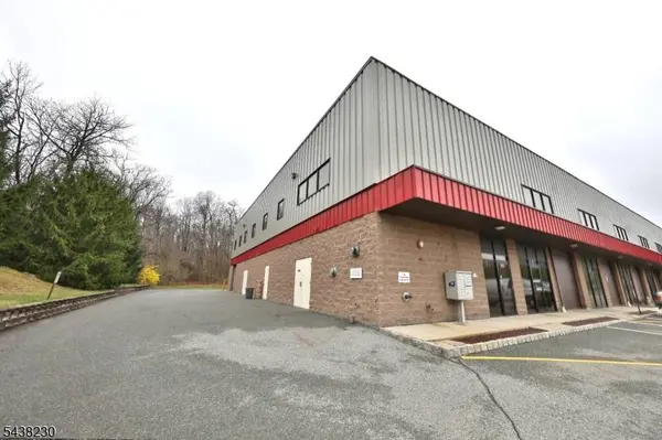 999 Willow Grove St, Hackettstown Town, NJ 07840