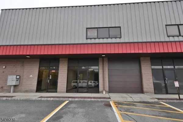 999 Willow Grove St, Hackettstown Town, NJ 07840