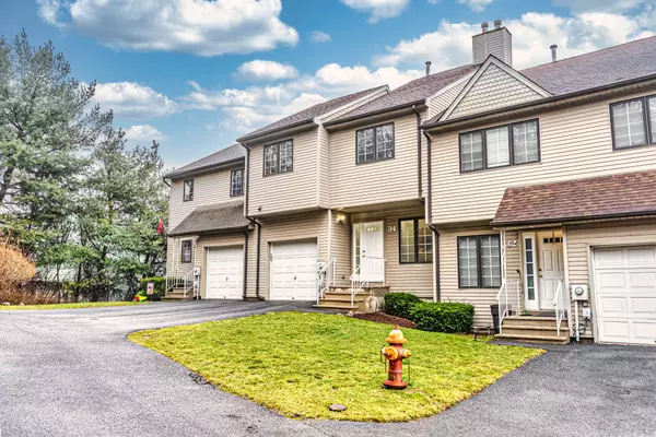 22 Deer Hill Ct, Boonton, NJ 07005-1858
