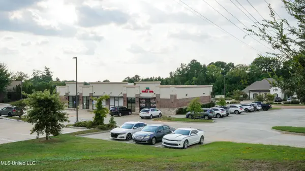 5076 Lakeland Drive, Flowood, MS 39232