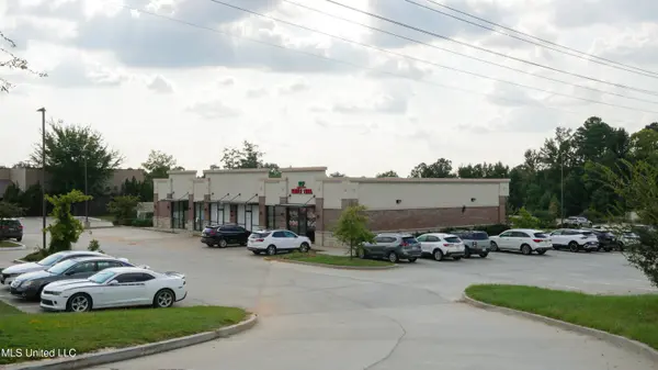 5076 Lakeland Drive, Flowood, MS 39232