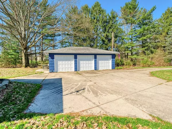27133 Capel RD, Columbia Station, OH 44028