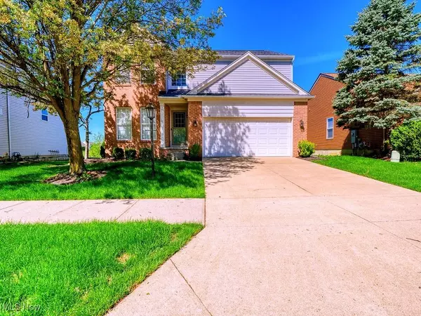 8828 Belton DR, North Ridgeville, OH 44039