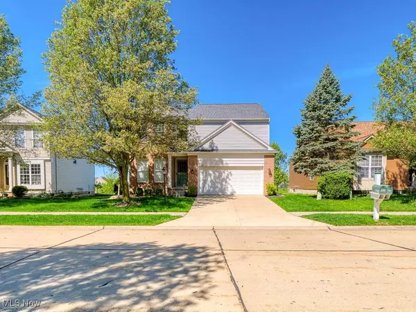 8828 Belton DR, North Ridgeville, OH 44039