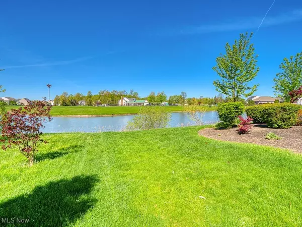 8828 Belton DR, North Ridgeville, OH 44039