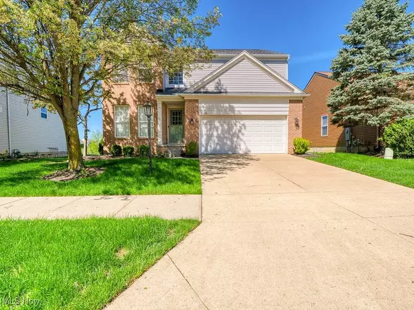 8828 Belton DR, North Ridgeville, OH 44039