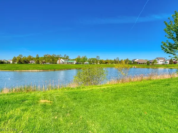 8828 Belton DR, North Ridgeville, OH 44039