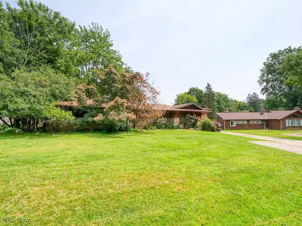 7509 N Linden LN, Parma, OH 44130