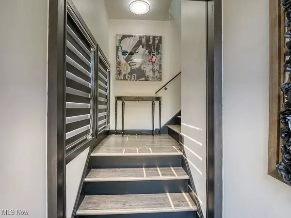 10850 Pearl RD #E-4, Strongsville, OH 44136