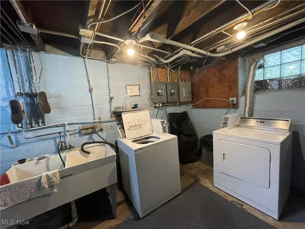 656 E 106th ST, Cleveland, OH 44108