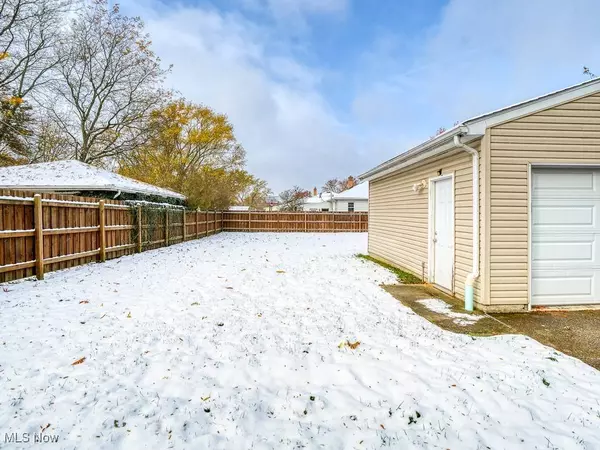 6794 York RD, Parma Heights, OH 44130