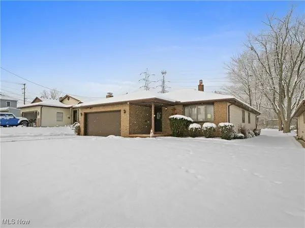 4250 Dawncliff DR, Brooklyn, OH 44144