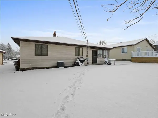 4250 Dawncliff DR, Brooklyn, OH 44144