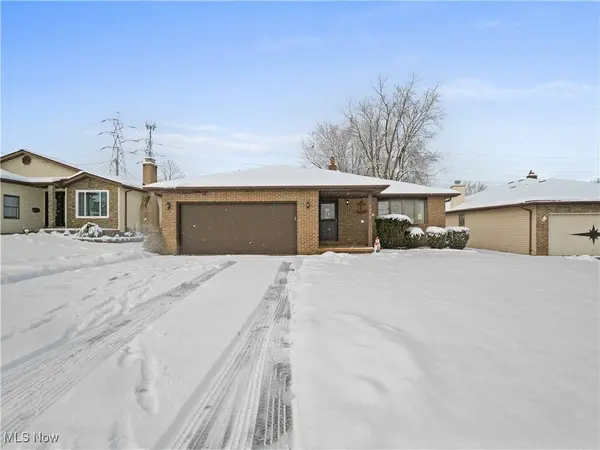 4250 Dawncliff DR, Brooklyn, OH 44144