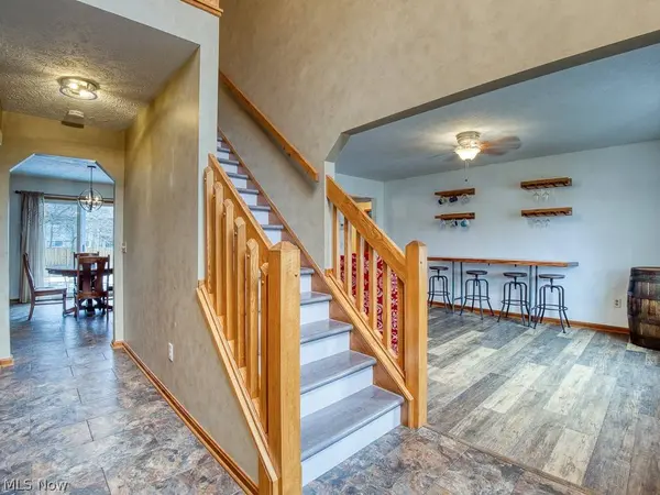 28580 Glen Hollow LN, Olmsted Twp, OH 44138