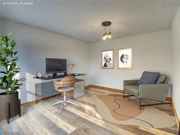 28580 Glen Hollow LN, Olmsted Twp, OH 44138