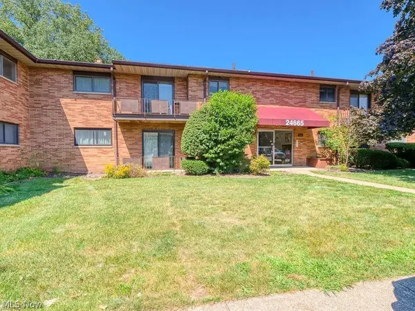 24665 Clareshire DR #101, North Olmsted, OH 44070