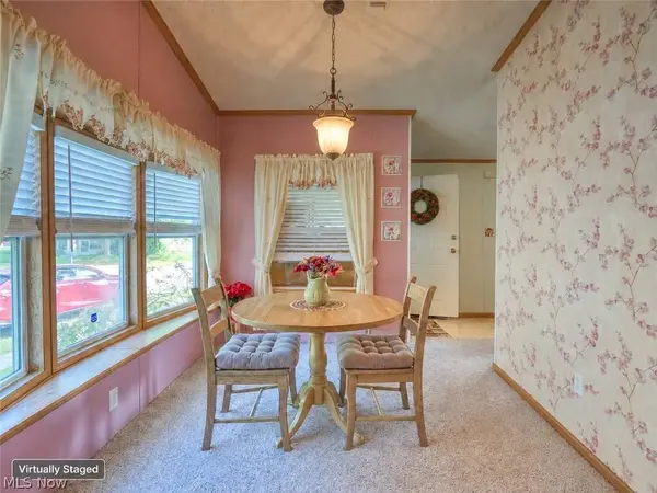 78 Periwinkle DR, Olmsted Twp, OH 44138